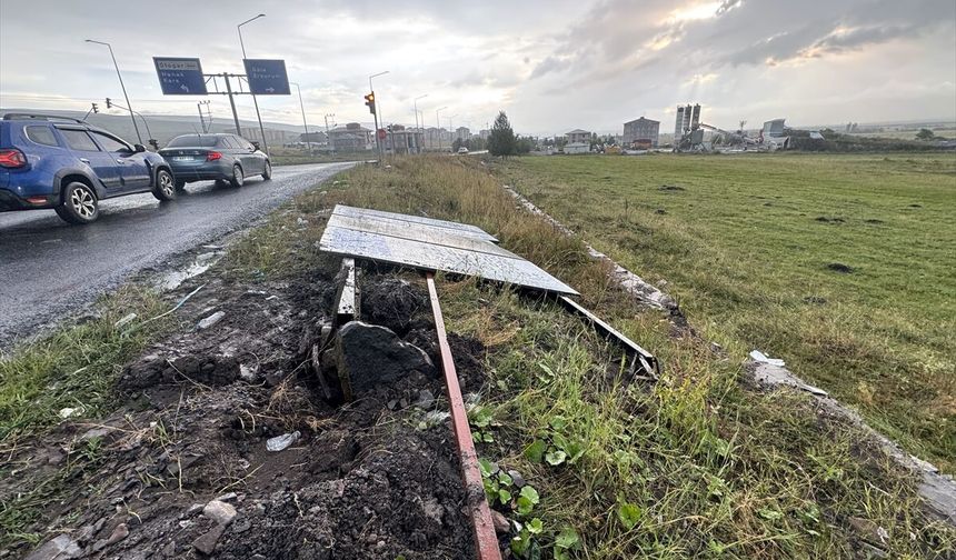 Ardahan'da şiddetli sağanak yaşamı olumsuz etkiledi