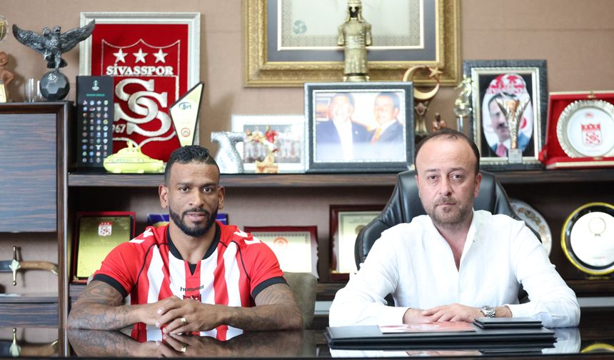 Sivasspor’da 4 imza birden!