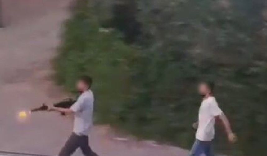 Sokak ortasında silahlı kavga: 3 yaralı