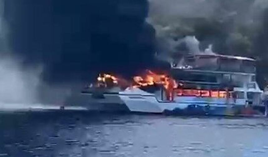 Gezi teknesi alev aldı: 115 kişi denize atladı