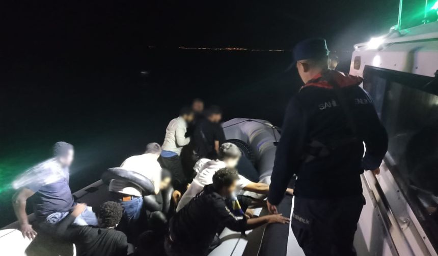 İzmir açıklarında 31 göçmen kurtarıldı!
