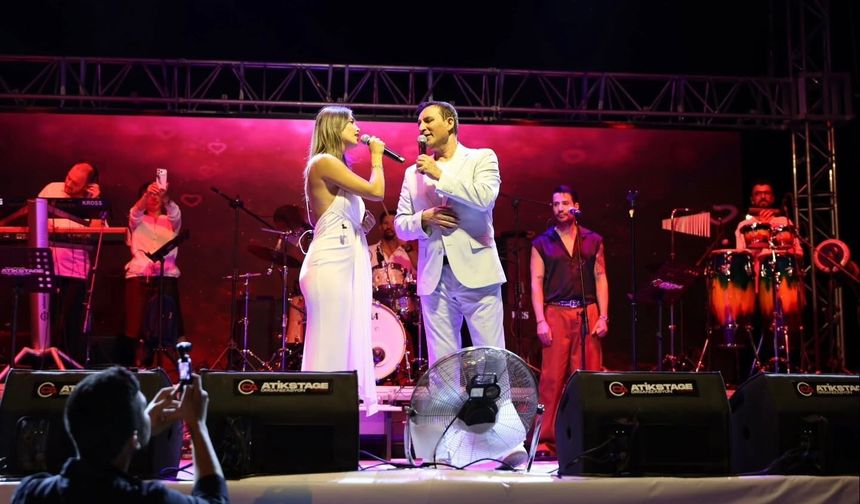 Zeybek Festivali’nde Rafet El Roman rüzgarı!