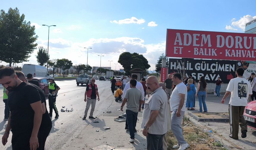 Ankara'da otomobil motosikletle çarpıştı: 2 yaralı