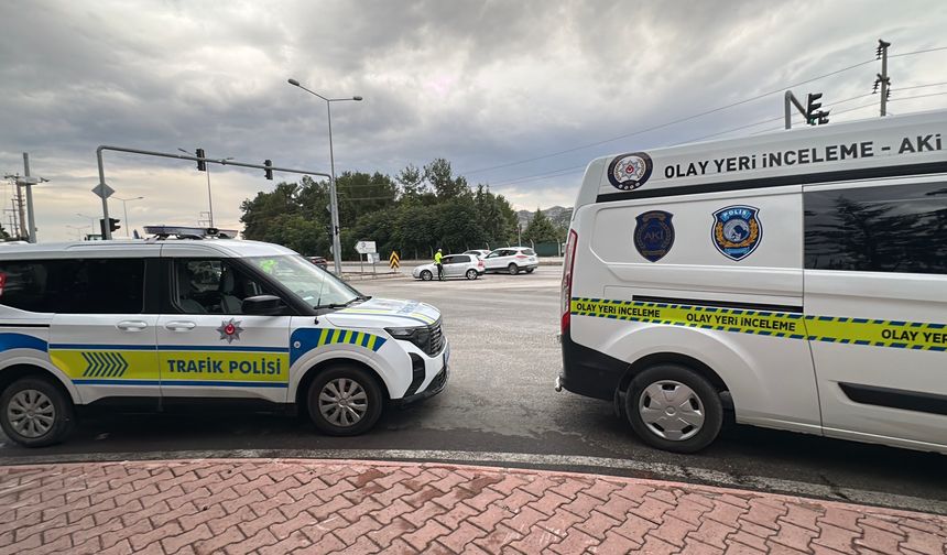 Otomobil ile çarpışan motosikletin sürücüsü ağır yaralandı