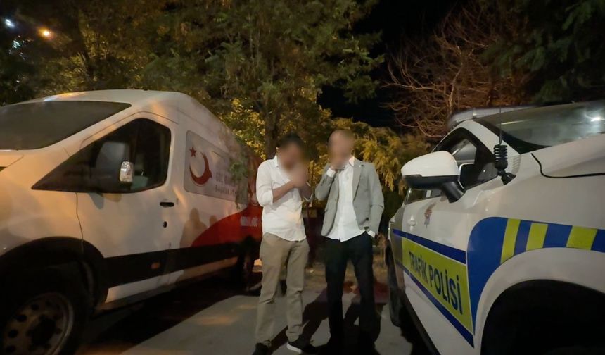 Alkollü sürücünün aracını teslim almaya gelen yakını da alkollü çıktı