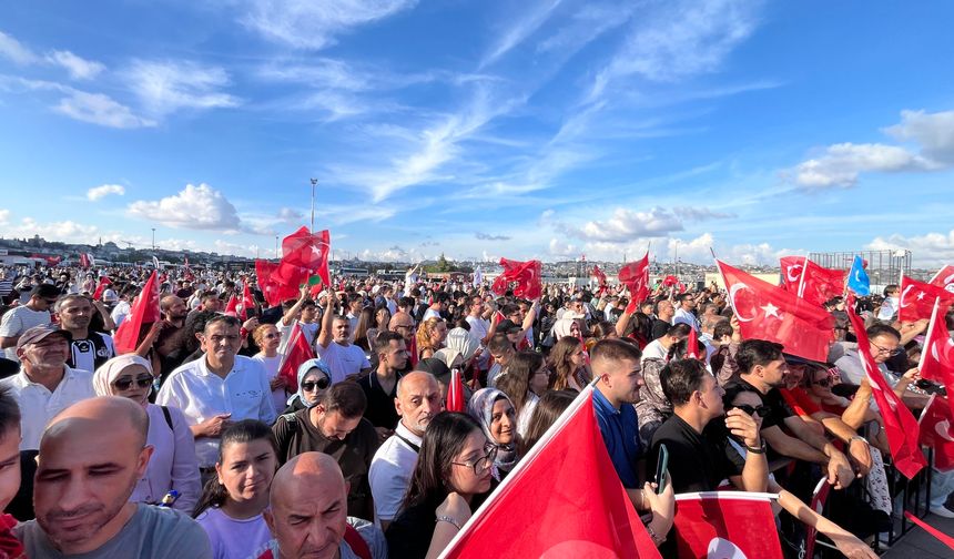 SOLOTÜRK'ten Zafer Bayramı için İstanbul'da nefes kesen gösteri