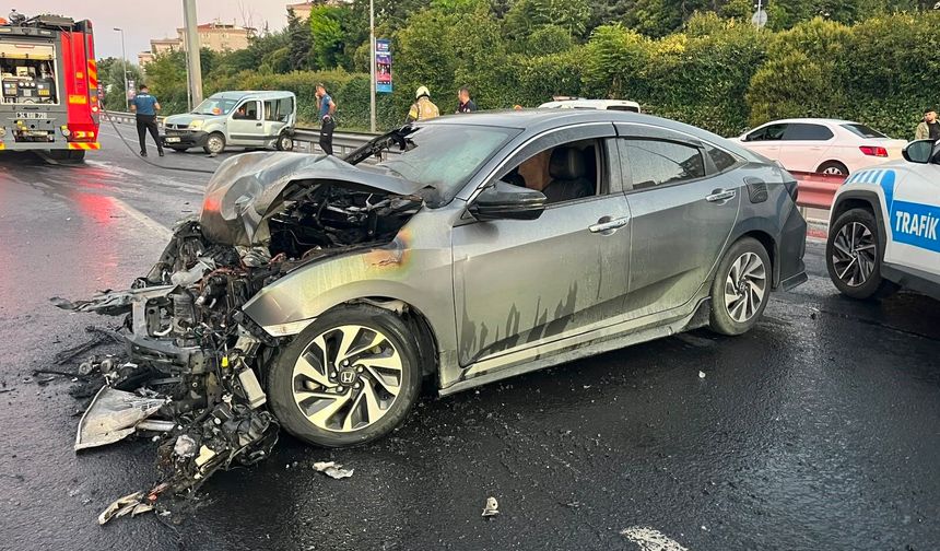 E5’te kazaya karışan otomobil alev alev yandı