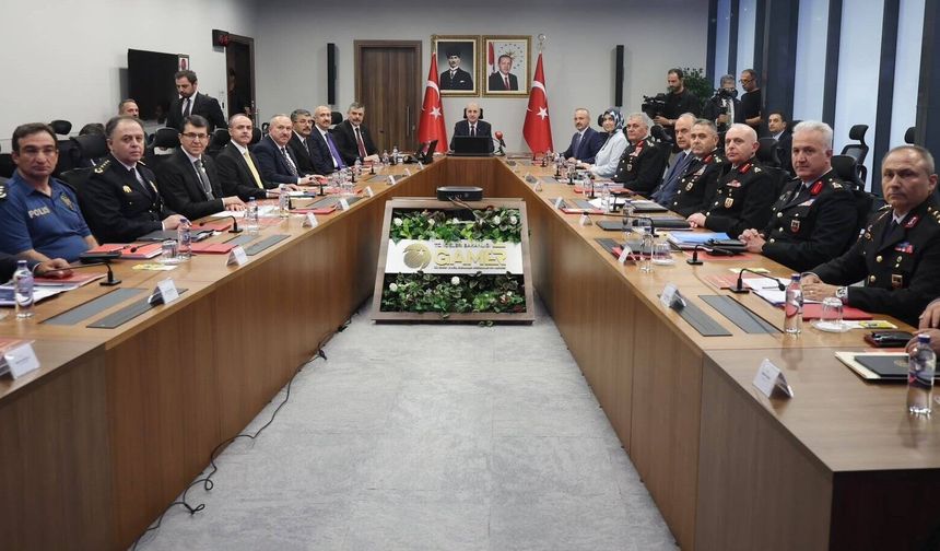 Çerçeve Yasa” sonrası güvenlik zirvesi: Kurtulmuş ve Çiftçi toplantıda