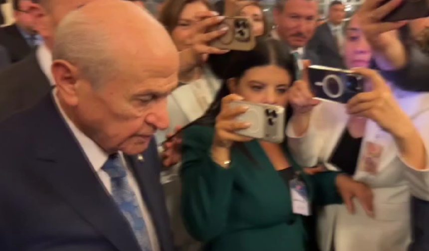 Bahçeli, yasalaşan teklife ilişkin "Hayırlı uğurlu olsun" dedi