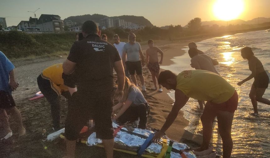 Fatsa’da 4 çocuk denizde boğulma tehlikesi geçirdi
