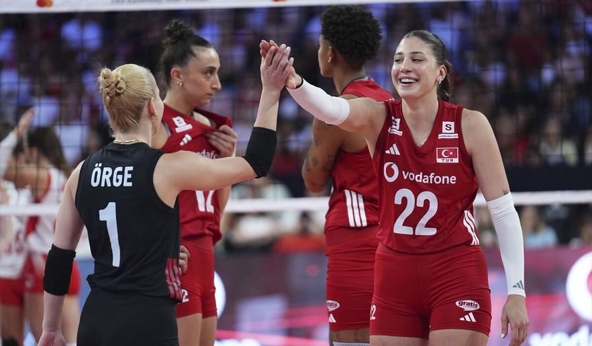 A Milli Kadın Voleybol Takımı, Azerbaycan'ı rahat geçti