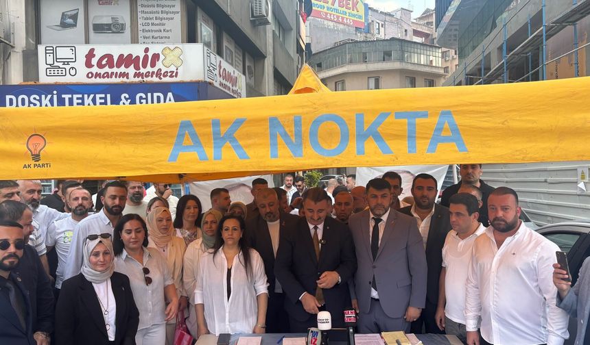 İzmir'de CHP ve diğer partilerden 500 kişi AK Parti'ye katıldı