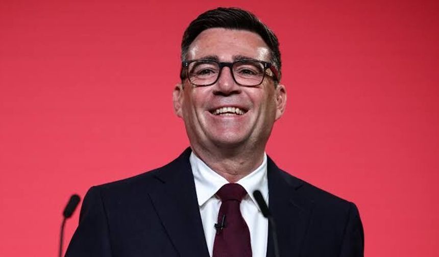 İngiltere Başbakanı Burnham’ın yazıştığı Trump danışmanı sahte çıktı