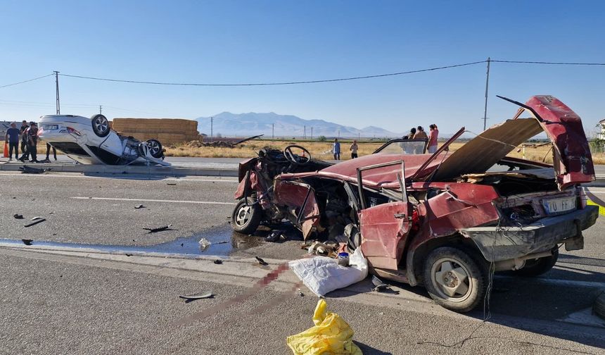 Karaman’da feci kaza: 2’si çocuk 6 yaralı
