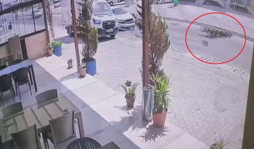 Motosikletlinin havada takla attığı anlar kamerada