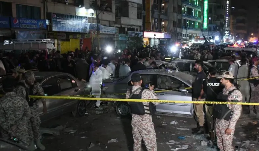 Pakistan'da protesto gösterisi sırasında intihar saldırısı