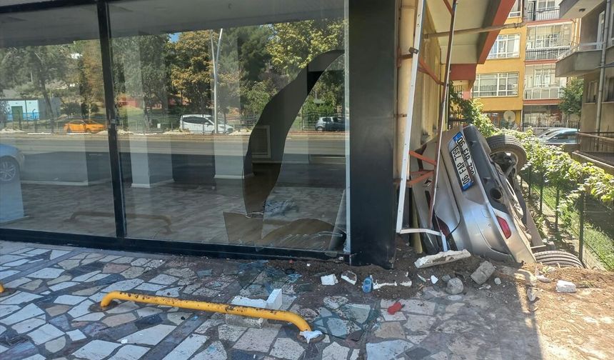 Ankara'da iki aracın karıştığı kazada 1 kişi yaralandı