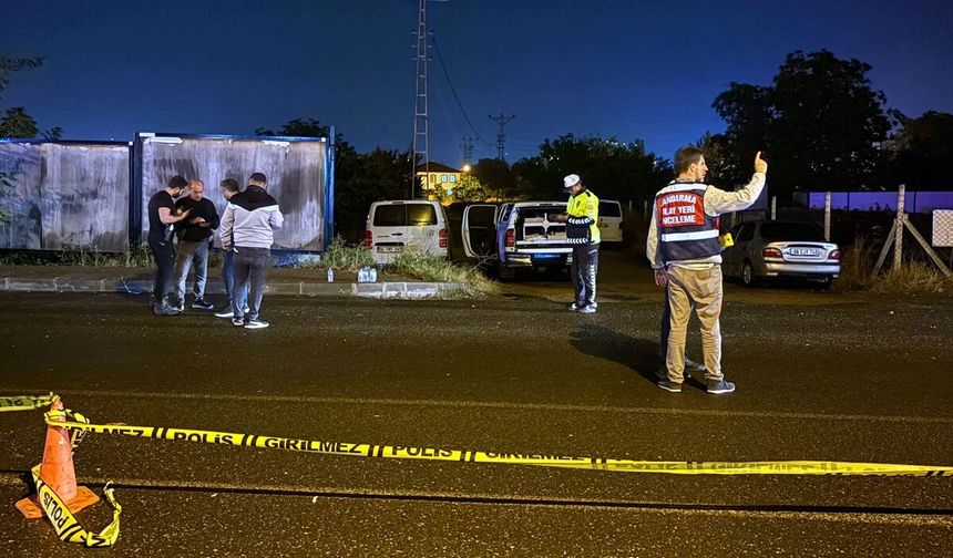 Kazaya müdahale eden polis, başka aracın çarpmasıyla şehit oldu