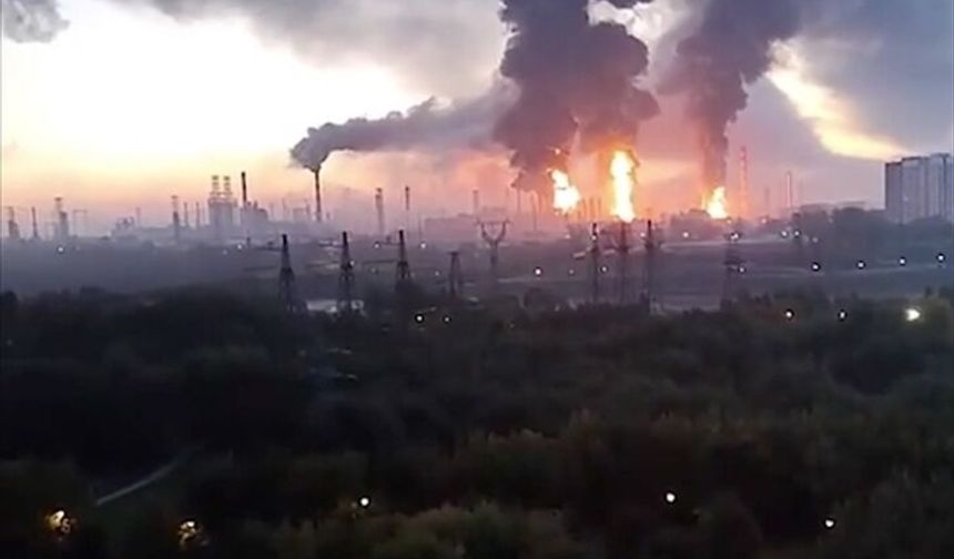 Ukrayna, Rusya'daki petrol tesislerini vurdu!