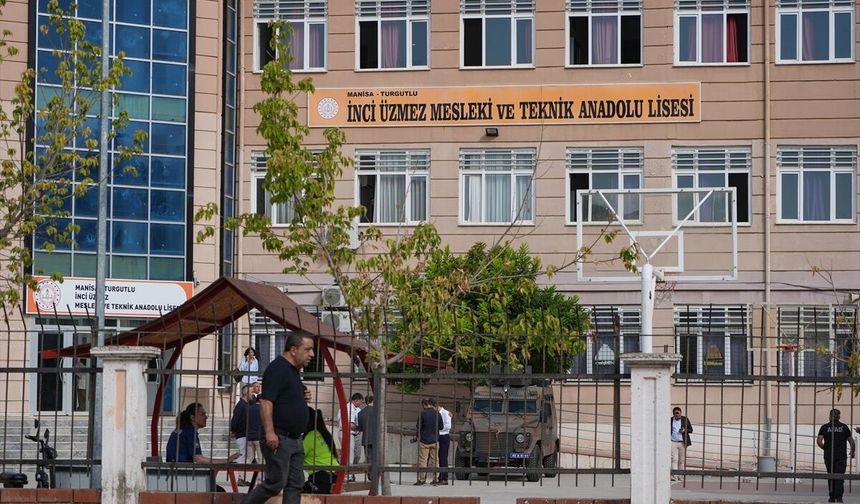 Manisa'da yaralanan 3 öğrencinin tedavisi sürüyor, diğer öğrenciler taburcu edildi