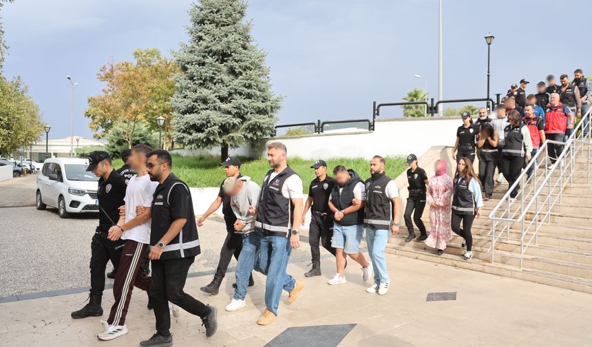 ‘Sokaklar Güvende’ operasyonu: 20 şüpheli adliyeye sevk edildi
