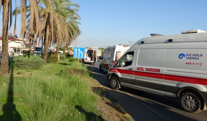 Antalya'da tur minibüsü dehşet saçtı