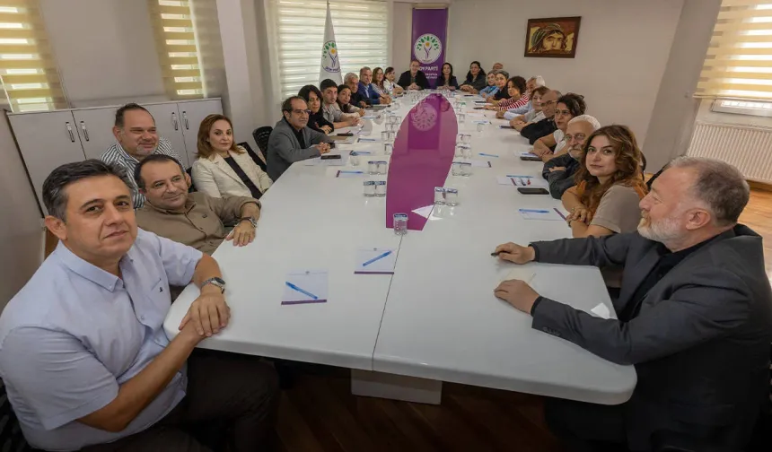 DEM Parti MYK’da görev dağılımı belli oldu