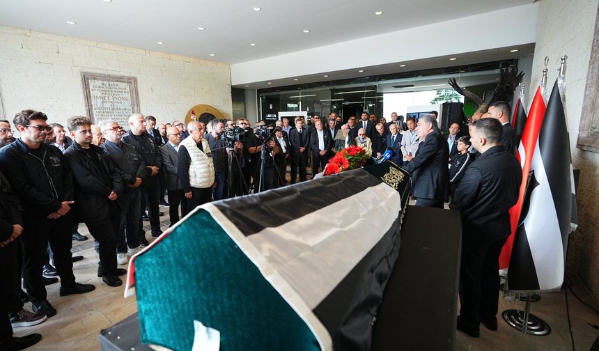 Metin Keçeli için Tüpraş Stadyumu'nda tören düzenlendi