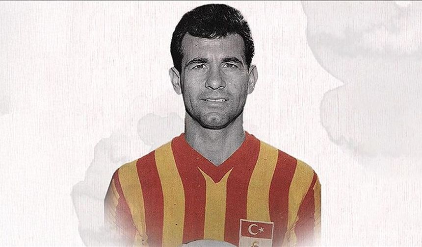 Metin Oktay, vefatının 35. yıl dönümünde kabri başında anıldı