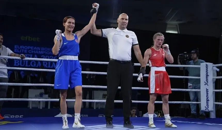 Milli boksör Hatice Akbaş, Avrupa Şampiyonası'nda finale yükseldi
