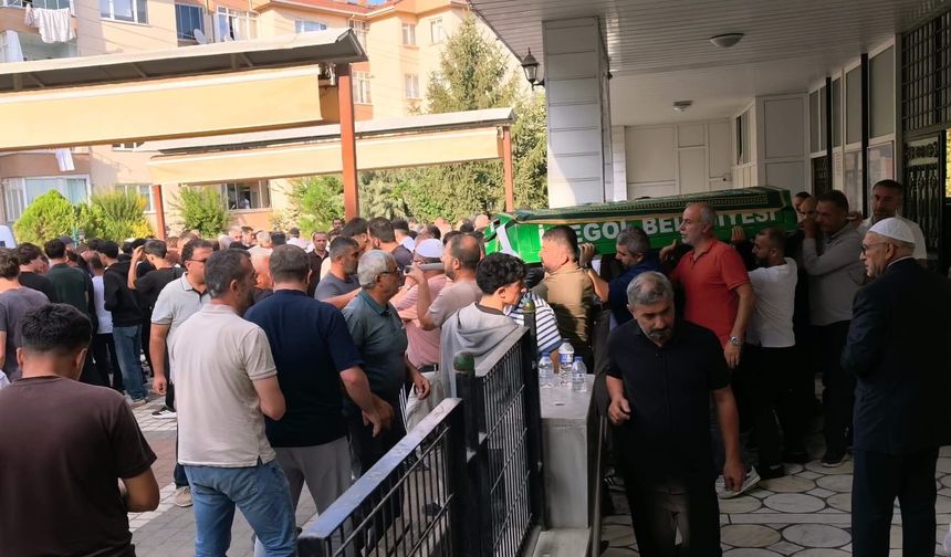 Tır kazasında hayatını kaybeden gençler son yolculuğuna uğurlandı