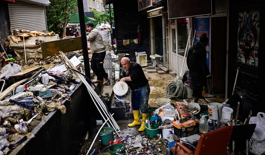 İstanbul'daki felaketin ardından hasarın izleri siliniyor!
