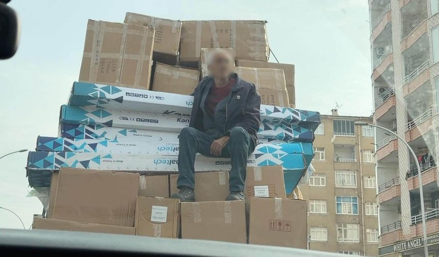 Kolilerin üzerinde oturarak canını hiçe saydı