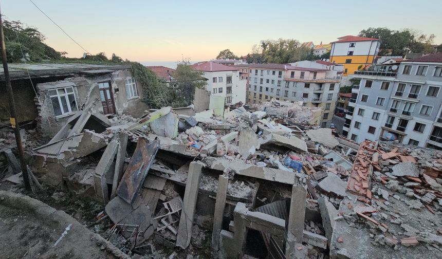 Zonguldak'ta bina faciasının boyutu gün ağarınca ortaya çıktı!