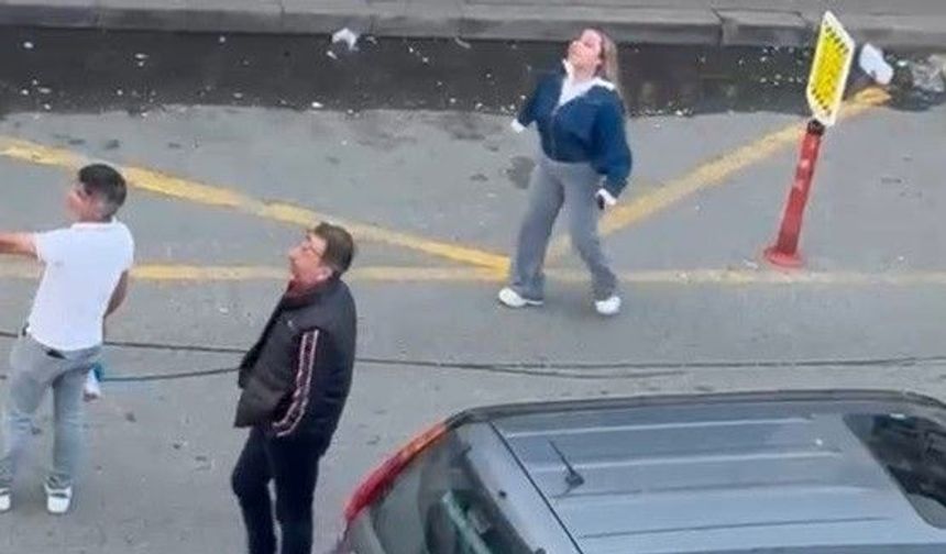 'Dövüş antrenörü' kadının yumruklu saldırısı kamerada!
