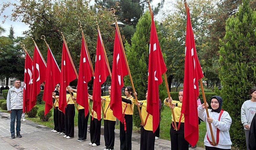 Diyarbakır'da Cumhuriyet'in 103. yıl dönümü kutlanıyor