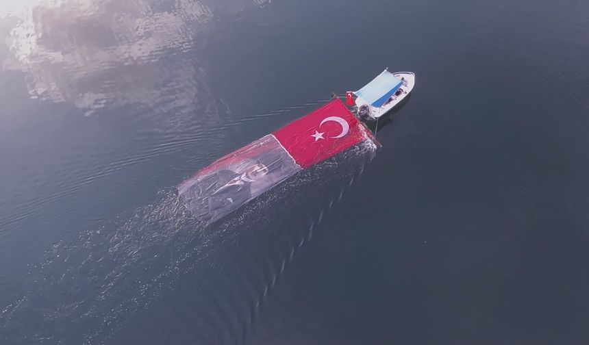 Havada, karada, suda Türk bayrağını dalgalandırdılar