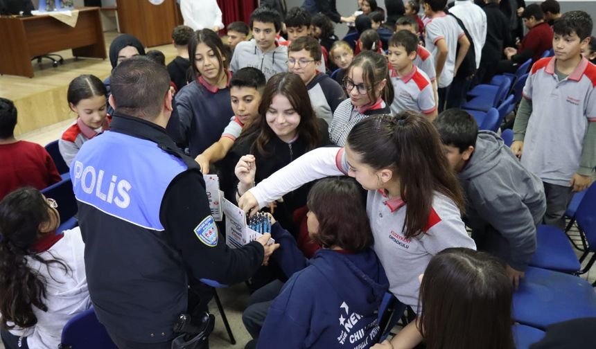 Kastamonu’da polis ekipleri 1 bin 140 öğrenciye eğitim verdi