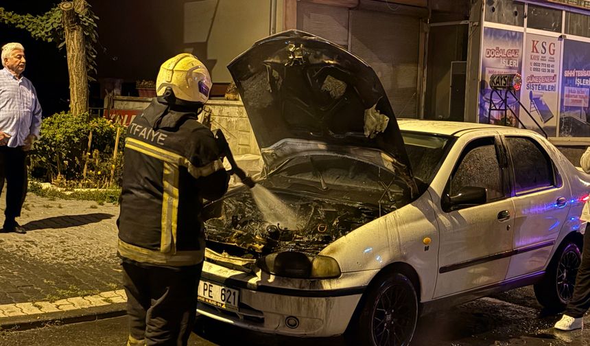 Çalıştırıldığı sırada alev alan otomobil