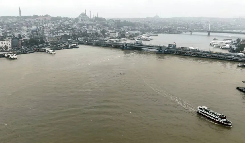 İstanbul'da sağanak sonrası Boğaz'ın rengi değişti
