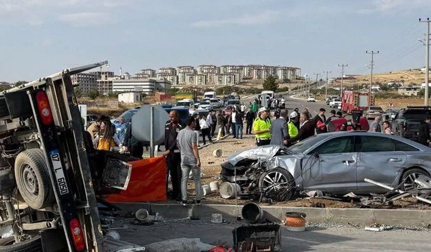 MHP’li milletvekili ve il başkanının konvoyunda kaza: 1 ölü, 7 yaralı