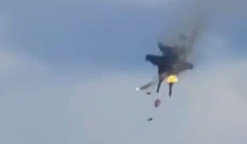 2 uçak havada çarpıştı, 4 pilot hayatını kaybetti!