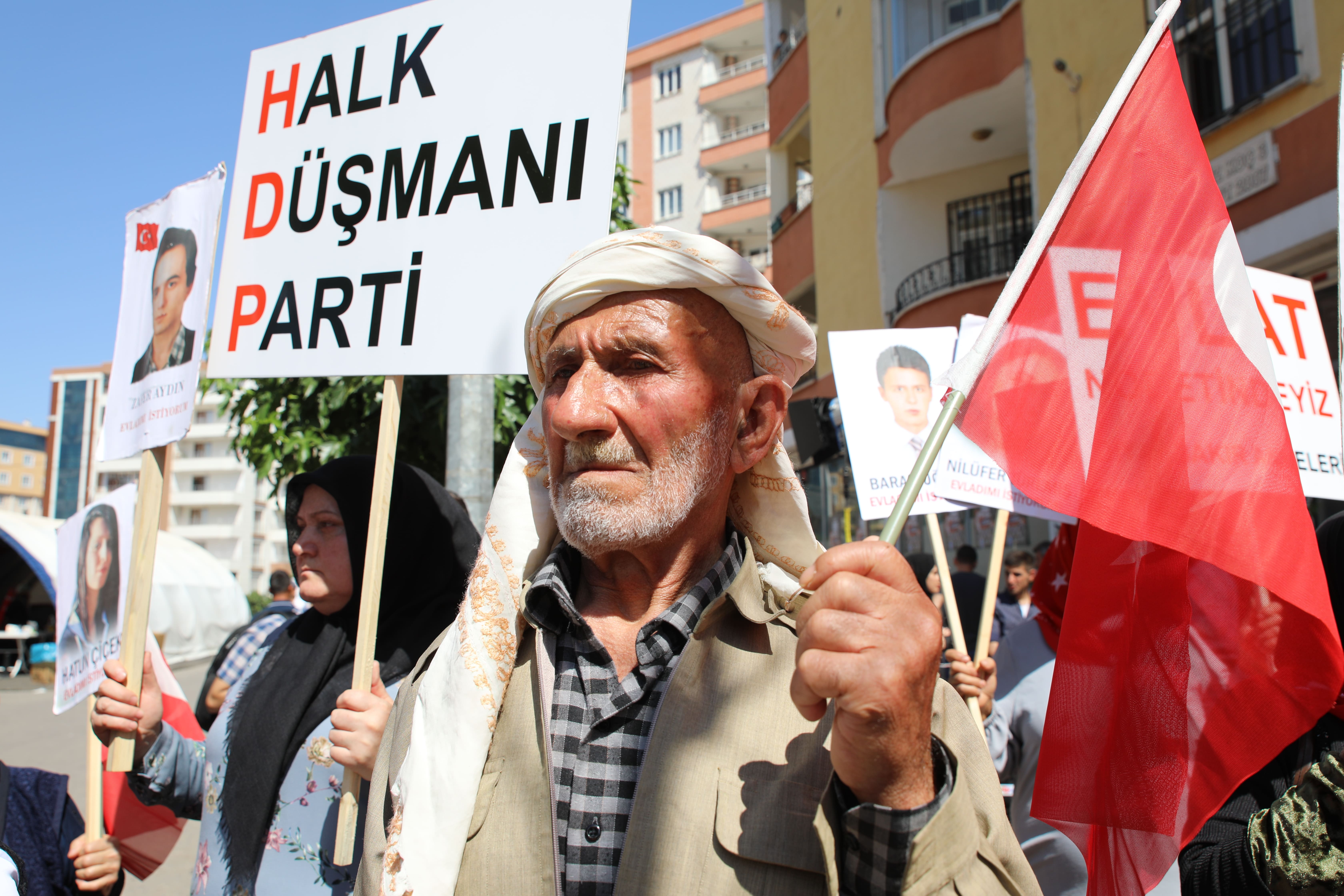 AA-20220529-28013189-28013174-DIYARBAKIR_ANNELERININ_OTURMA_EYLEMI_1000INCI_GUNUNDE