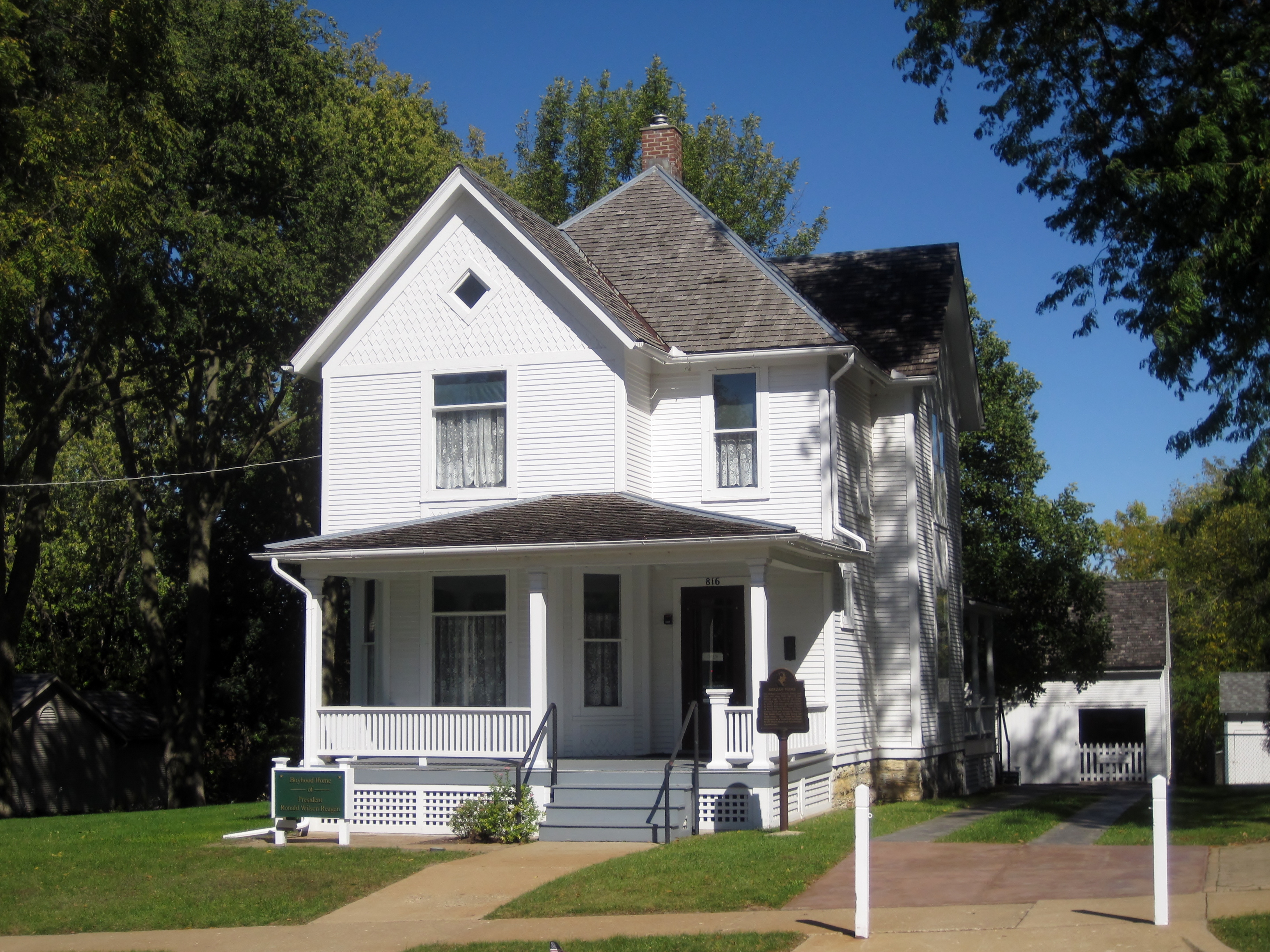 Ronald_Reagan_Boyhood_Home_(8030104930)