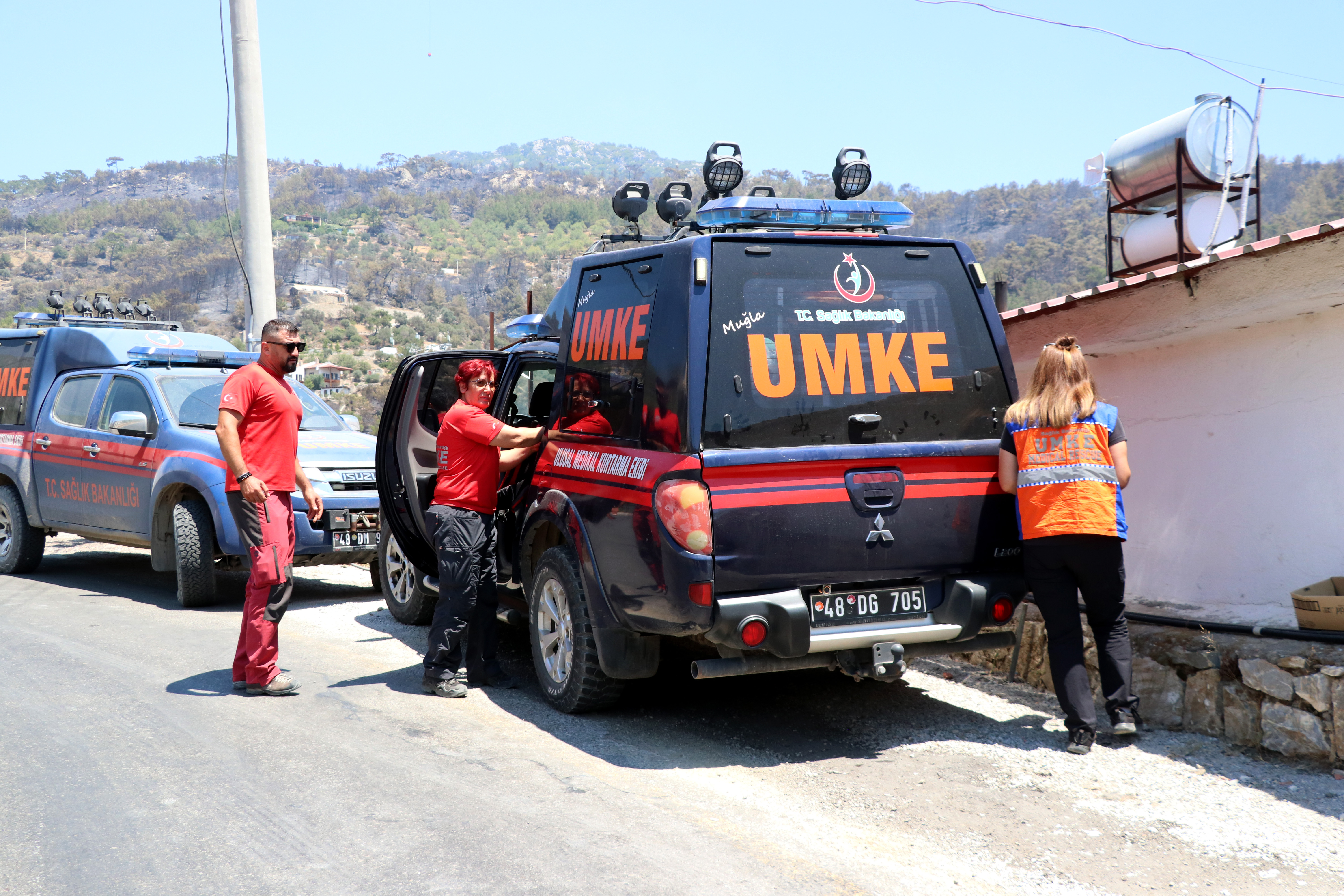 AA-20220714-28420032-28420020-DATCADA_YANGIN_BOLGESINDEKI_VATANDASLARA_UMKE_EKIPLERINCE_SAGLIK_HIZMETI_VERILDI