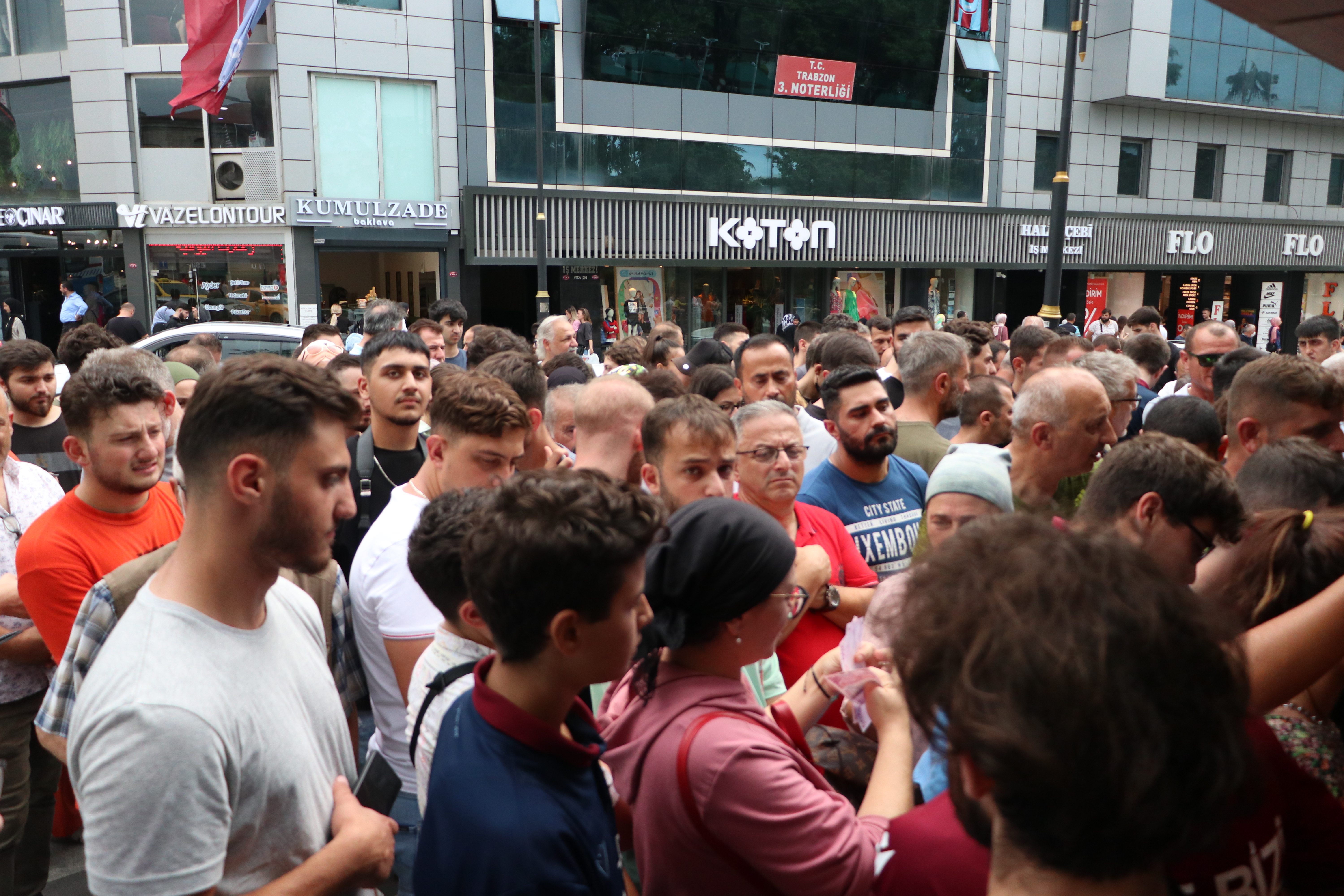 AA-20220819-28685854-28685851-TRABZONSPORKOPENHAG_MACI_BILETLERI_SATISA_CIKTI