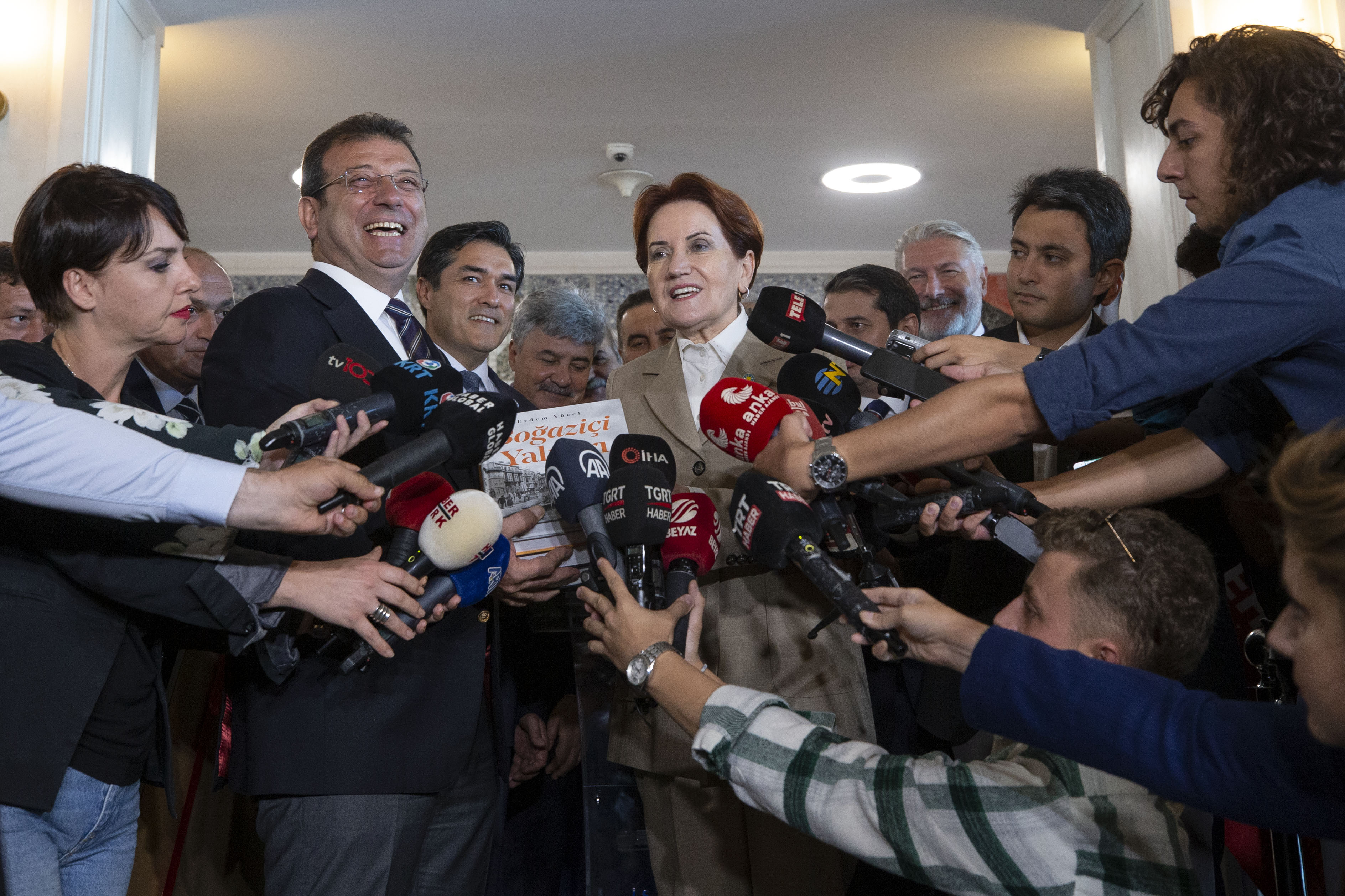 AA-20220908-28843405-28843401-IYI_PARTI_GENEL_BASKANI_AKSENER_IBBYI_ZIYARET_ETTI