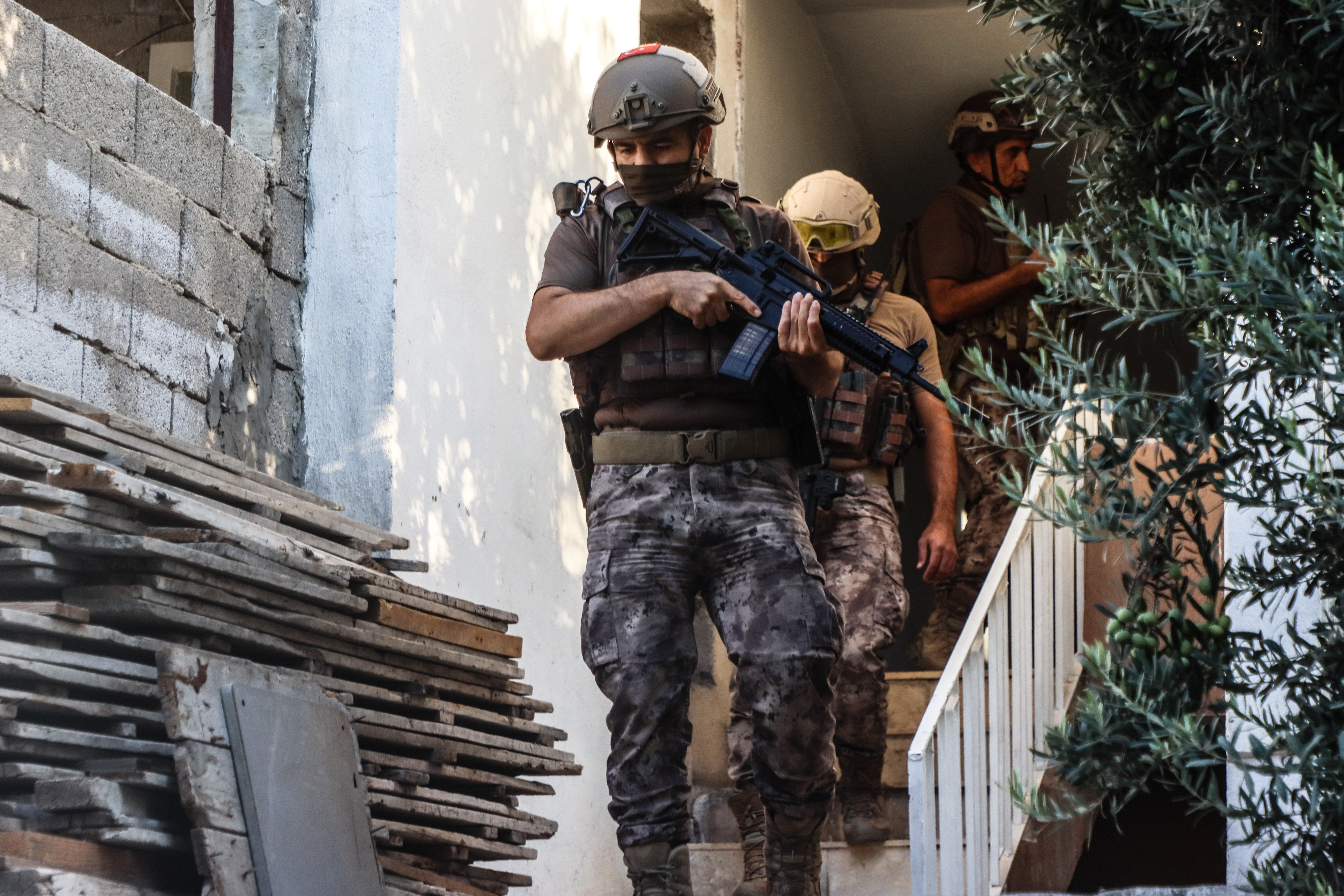 AA-20220909-28849530-28849521-BAKAN_SOYLU_NEVSEHIR_VE_MERSINDE_UYUSTURUCU_SATICILARINA_YONELIK_OPERASYON_BASLATILDIGINI_ACIKLADI