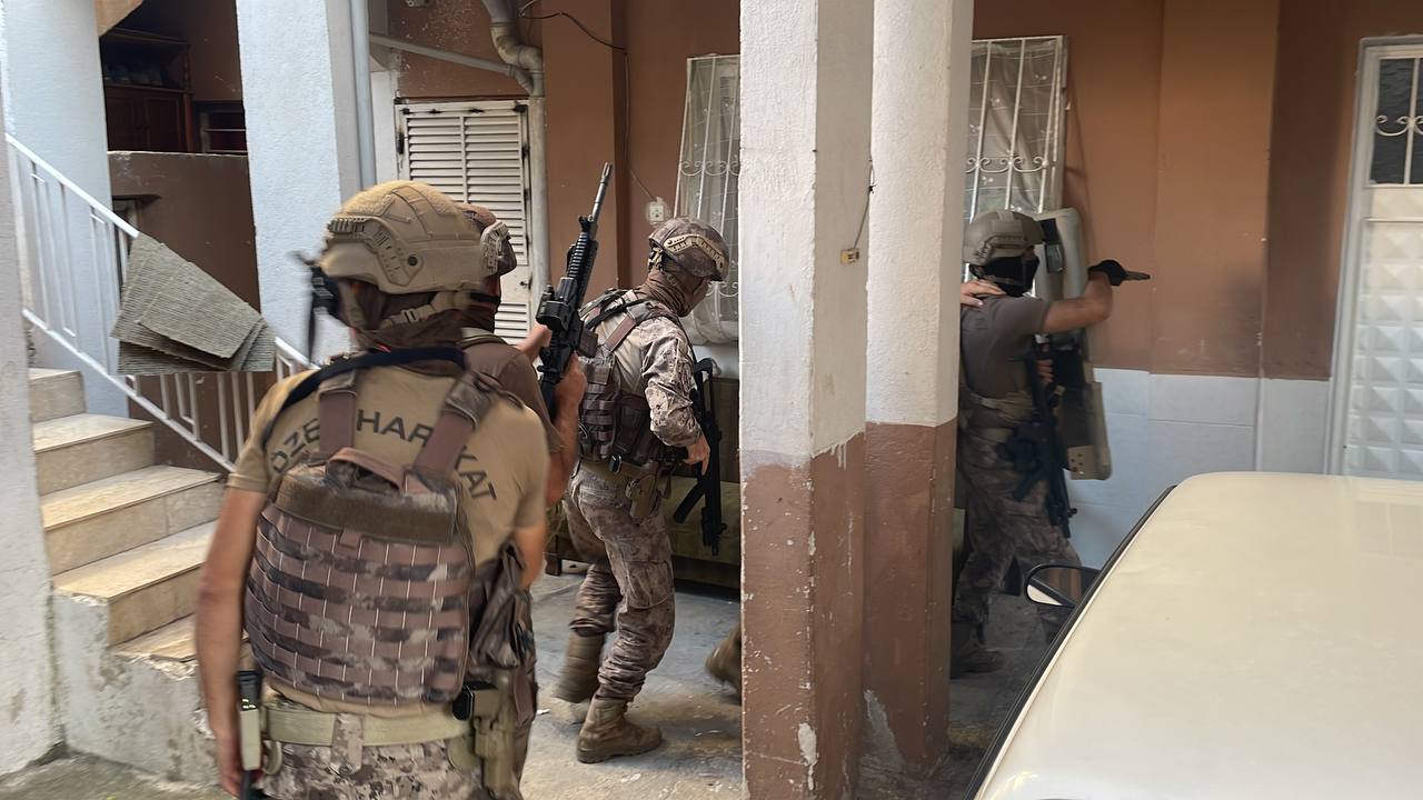 AA-20220909-28849530-28849527-BAKAN_SOYLU_NEVSEHIR_VE_MERSINDE_UYUSTURUCU_SATICILARINA_YONELIK_OPERASYON_BASLATILDIGINI_ACIKLADI