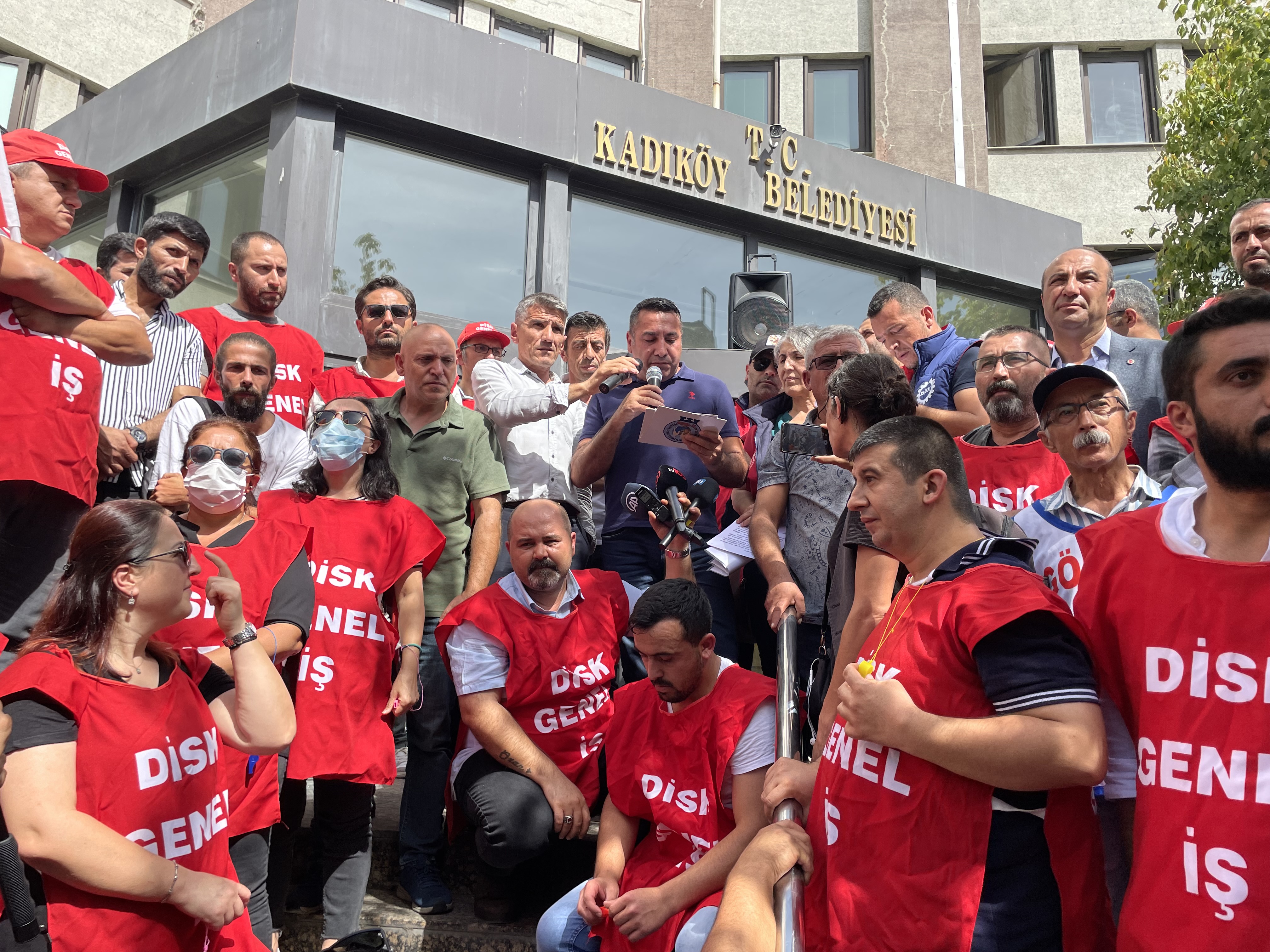 AA-20220916-28914167-28914162-KADIKOY_BELEDIYESINE_GREV_KARARI_ASILDI